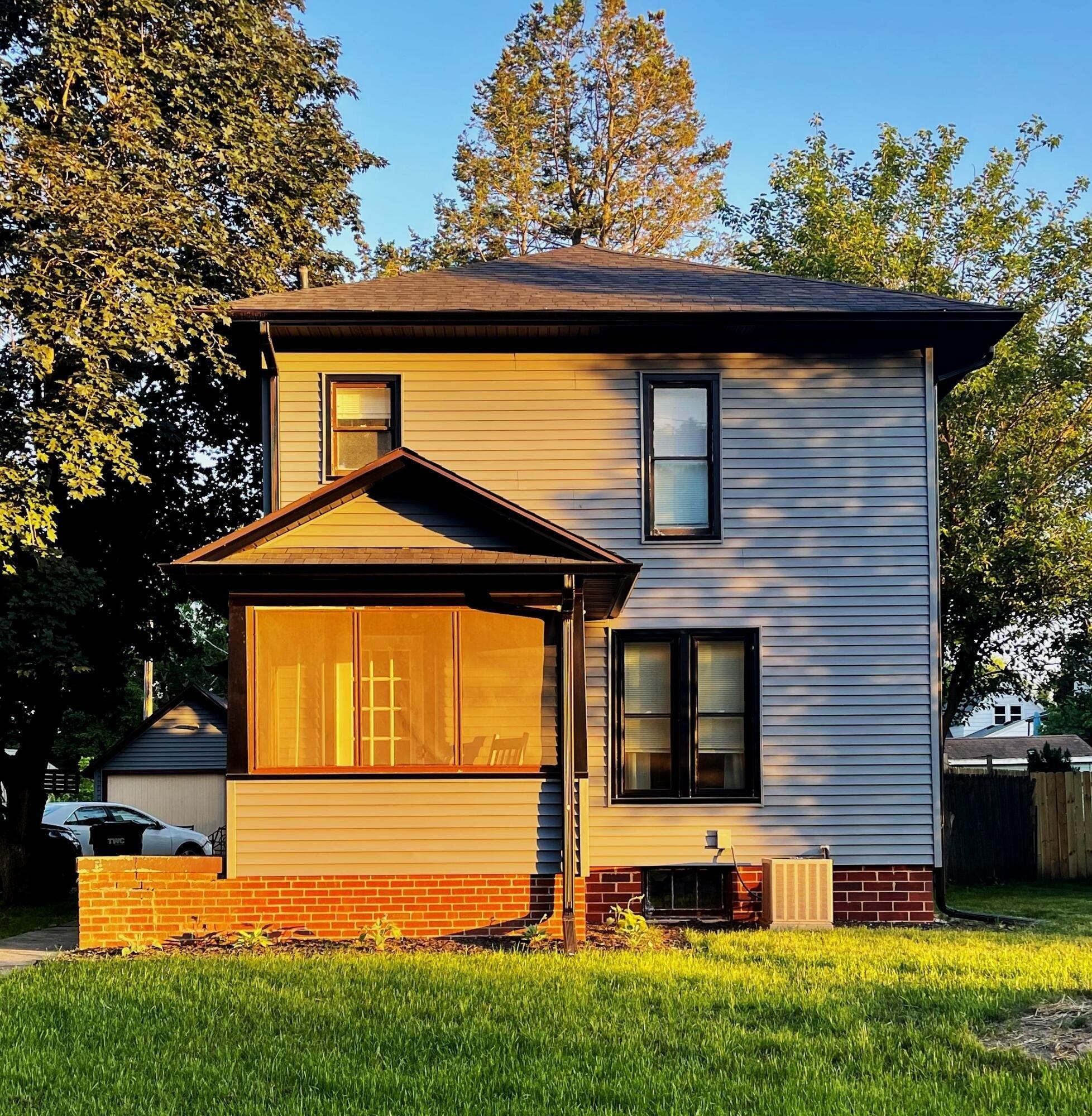 E Sycamore St, Ogden, IA 50212