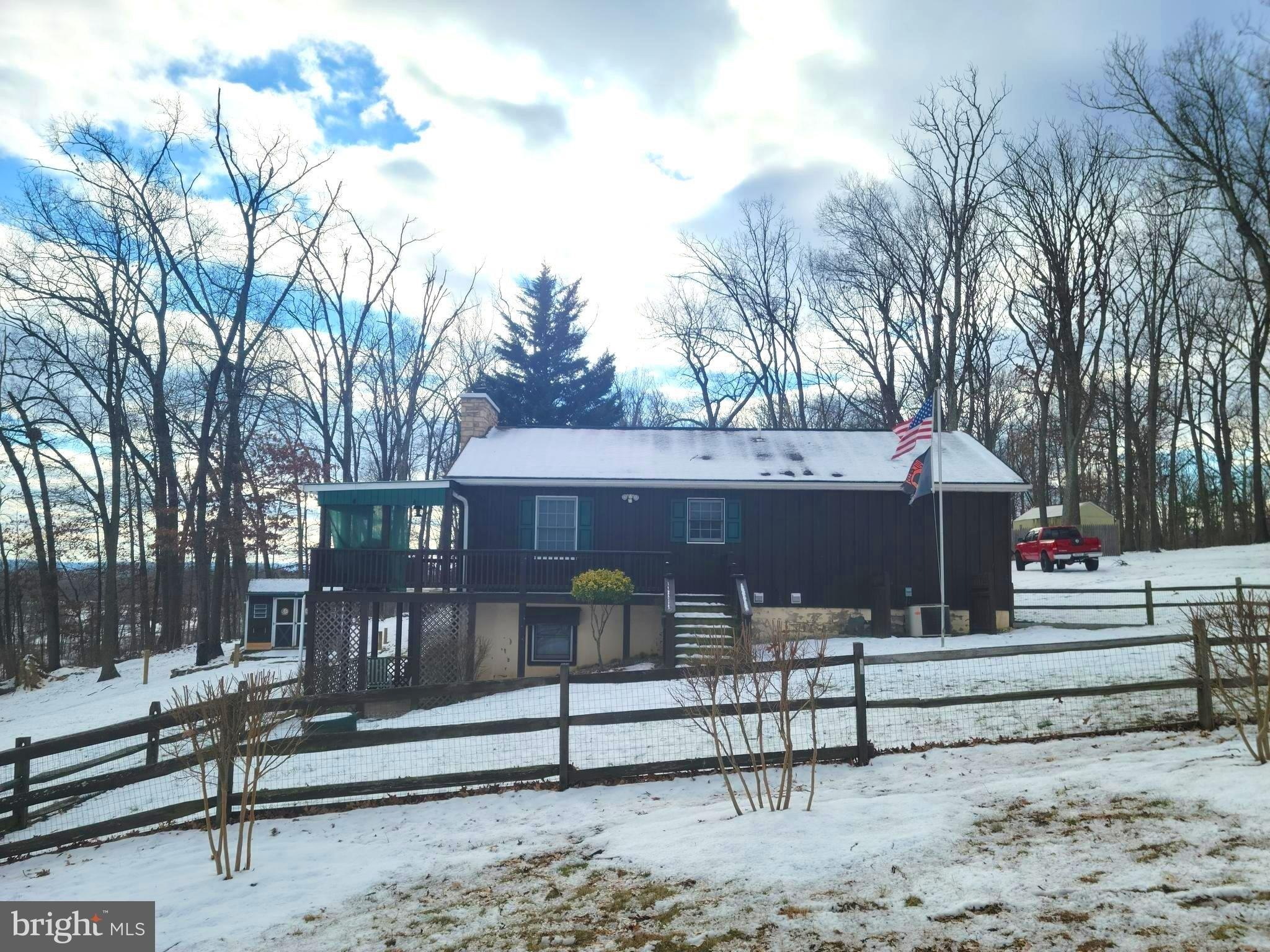 Palm Ln, Hedgesville, WV 25427