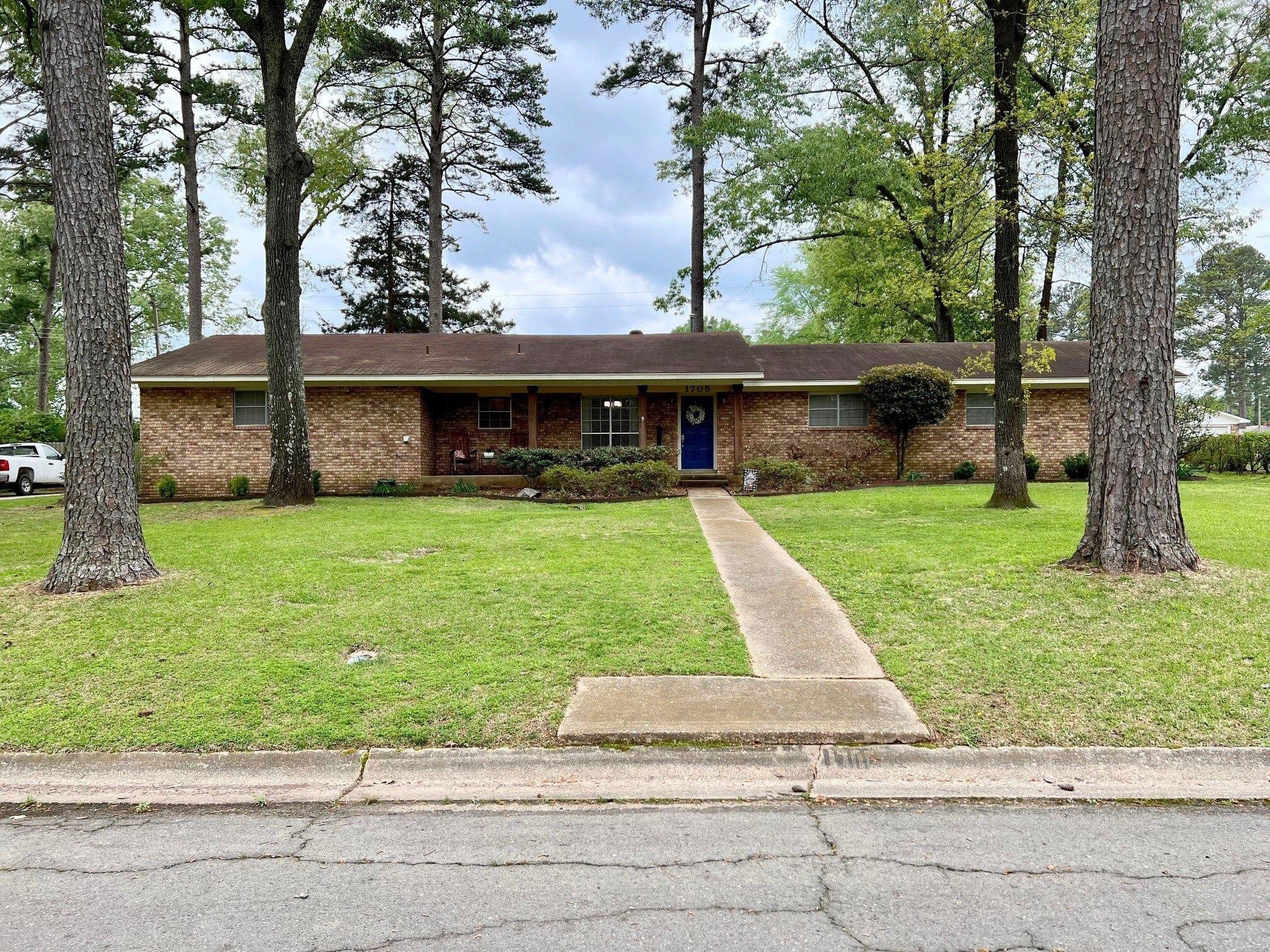 S Lakewood, Magnolia, AR 71753
