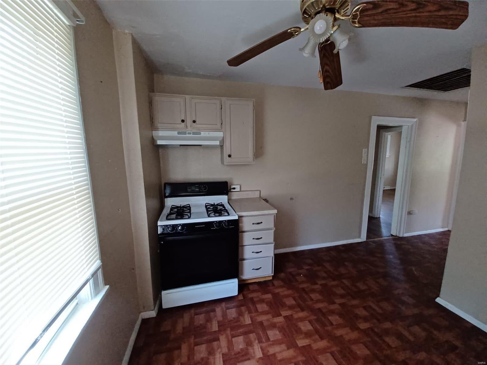 College Ave, Saint Louis, MO 63136