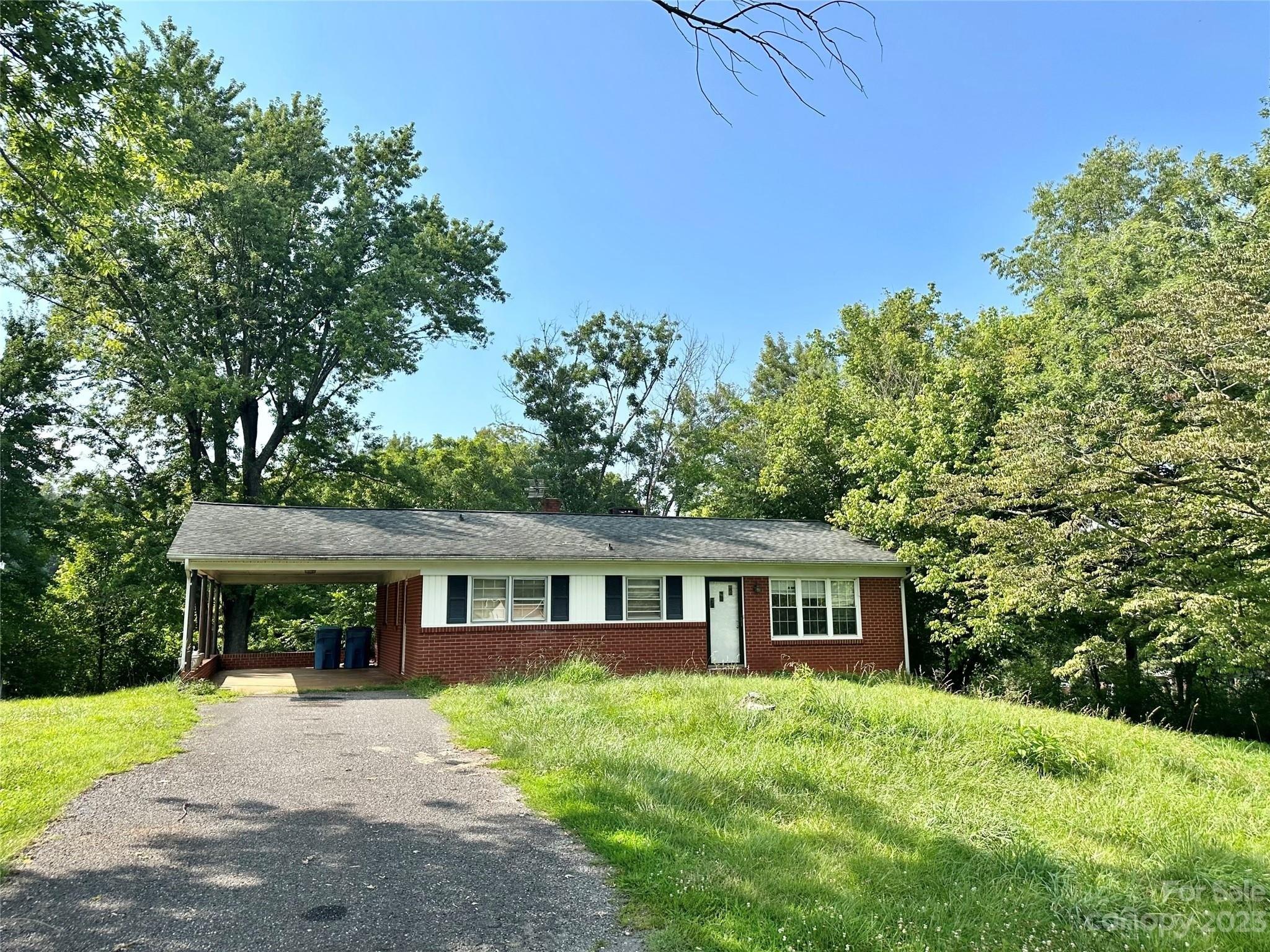 Catawba Ter, Lenoir, NC 28645