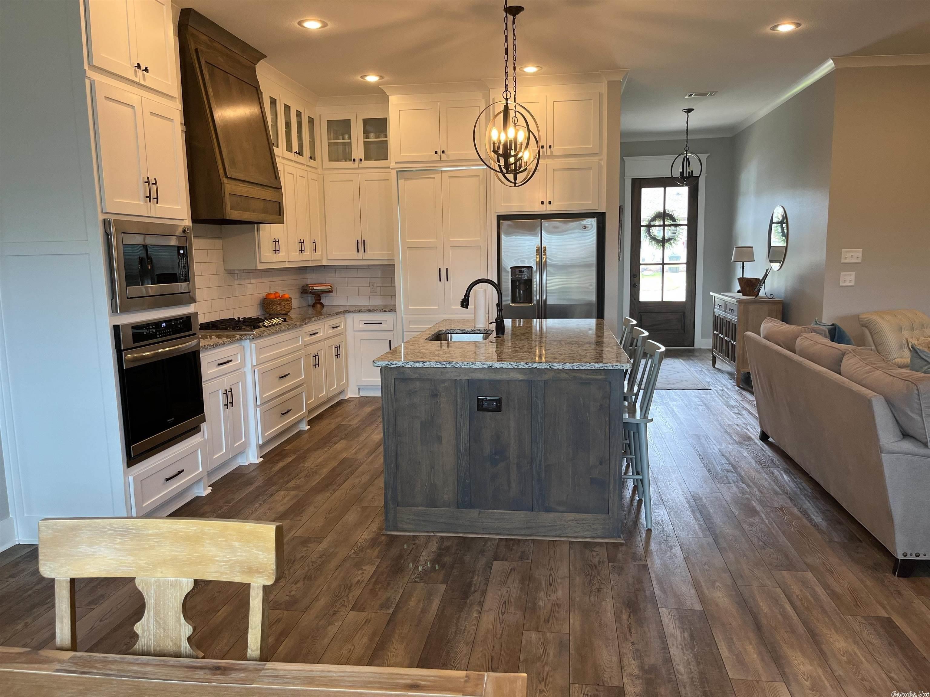 Mullberry Dr, Conway, AR 72034