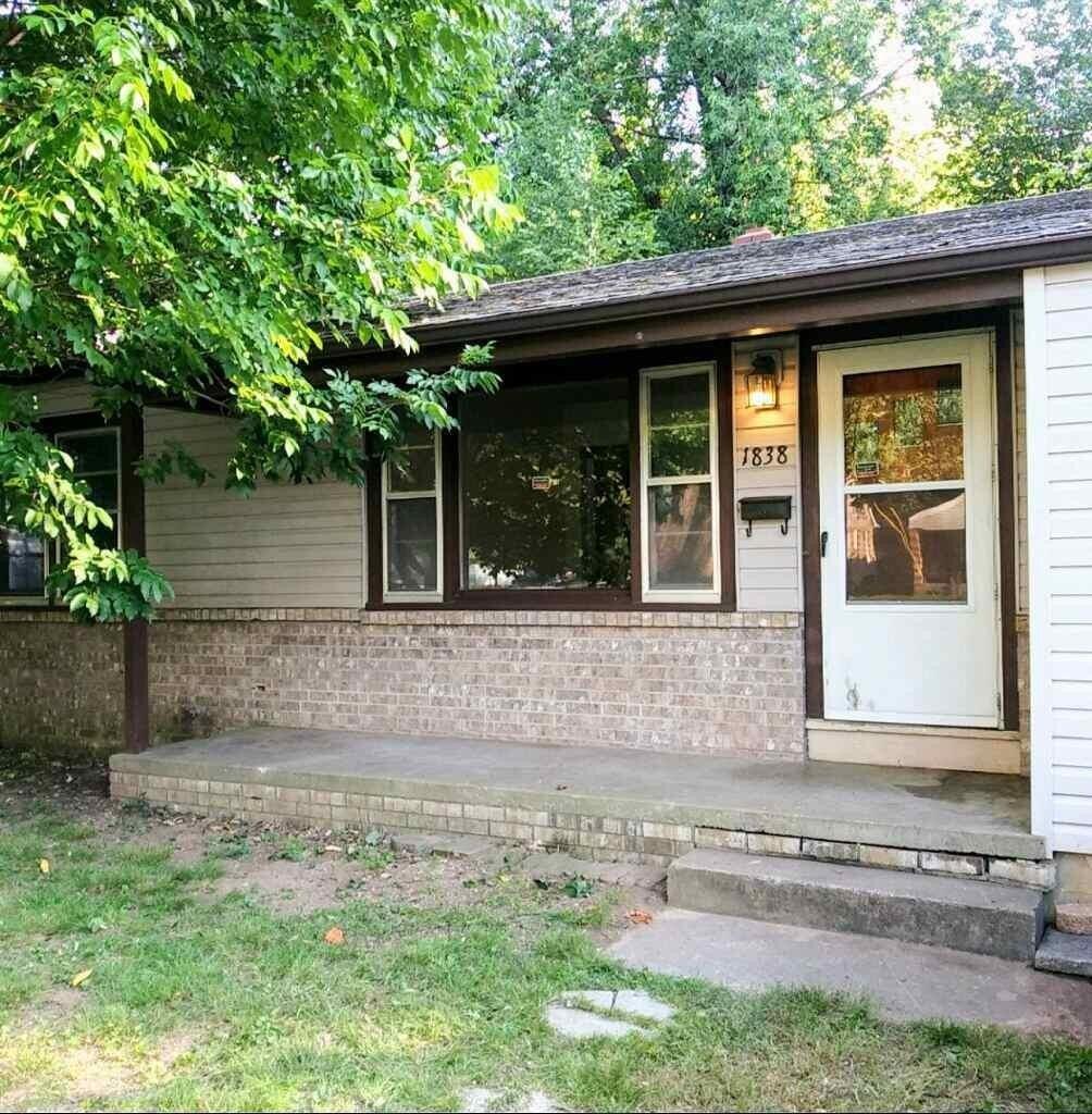 E Monroe Ter, Springfield, MO 65802