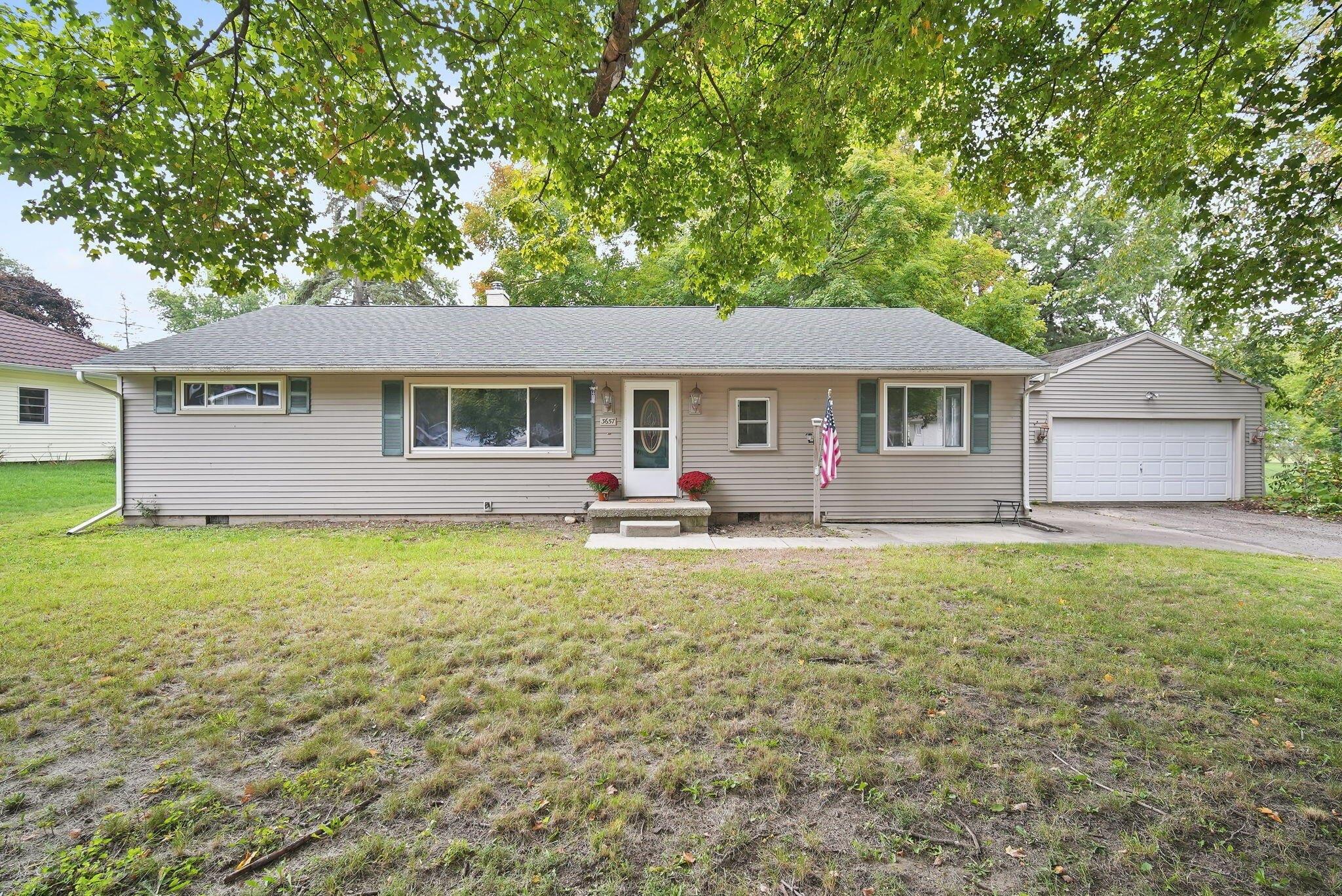 Roosevelt Cir, Jackson, MI 49203