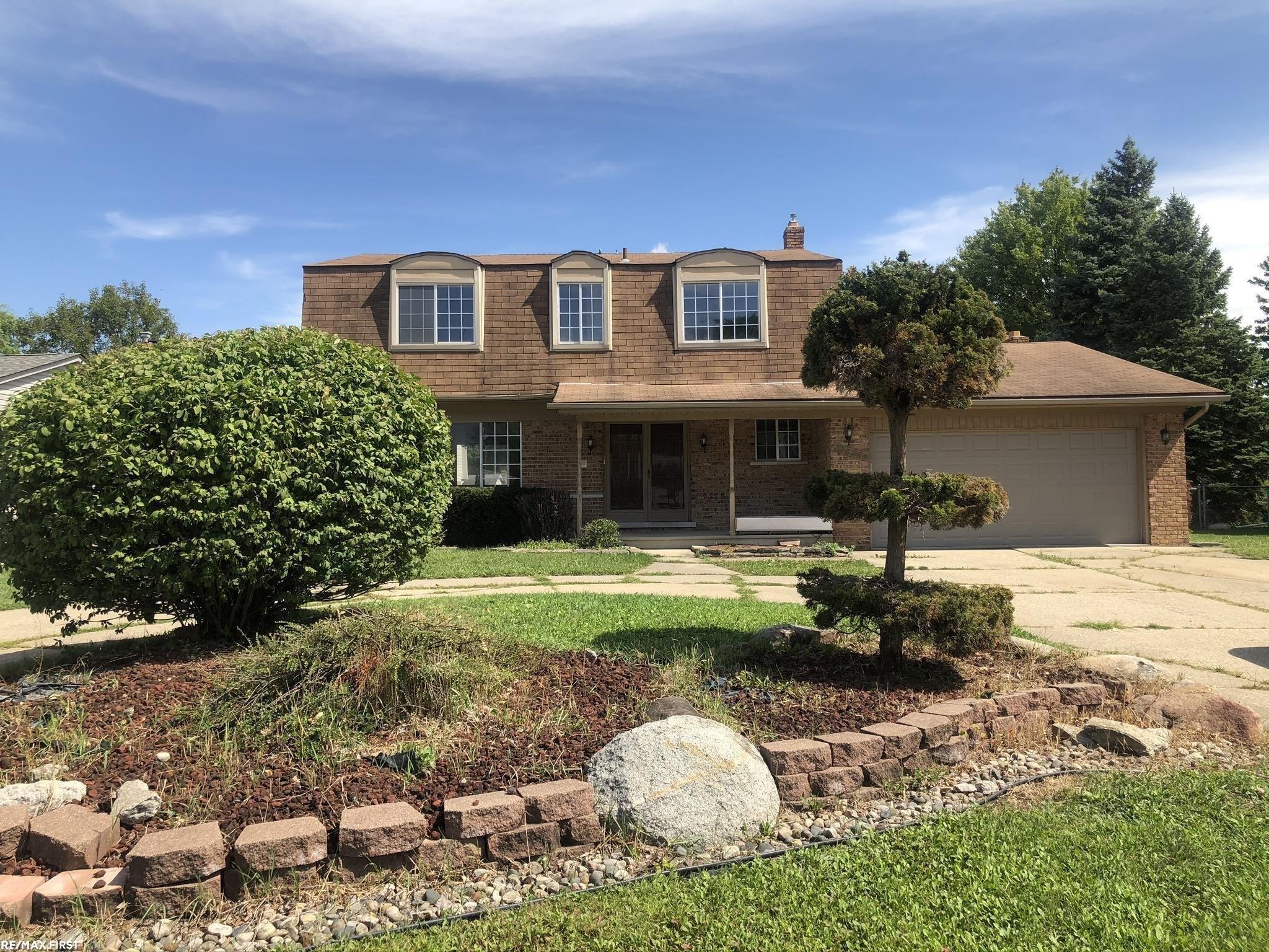 Aynesley St, Clinton Township, MI 48038