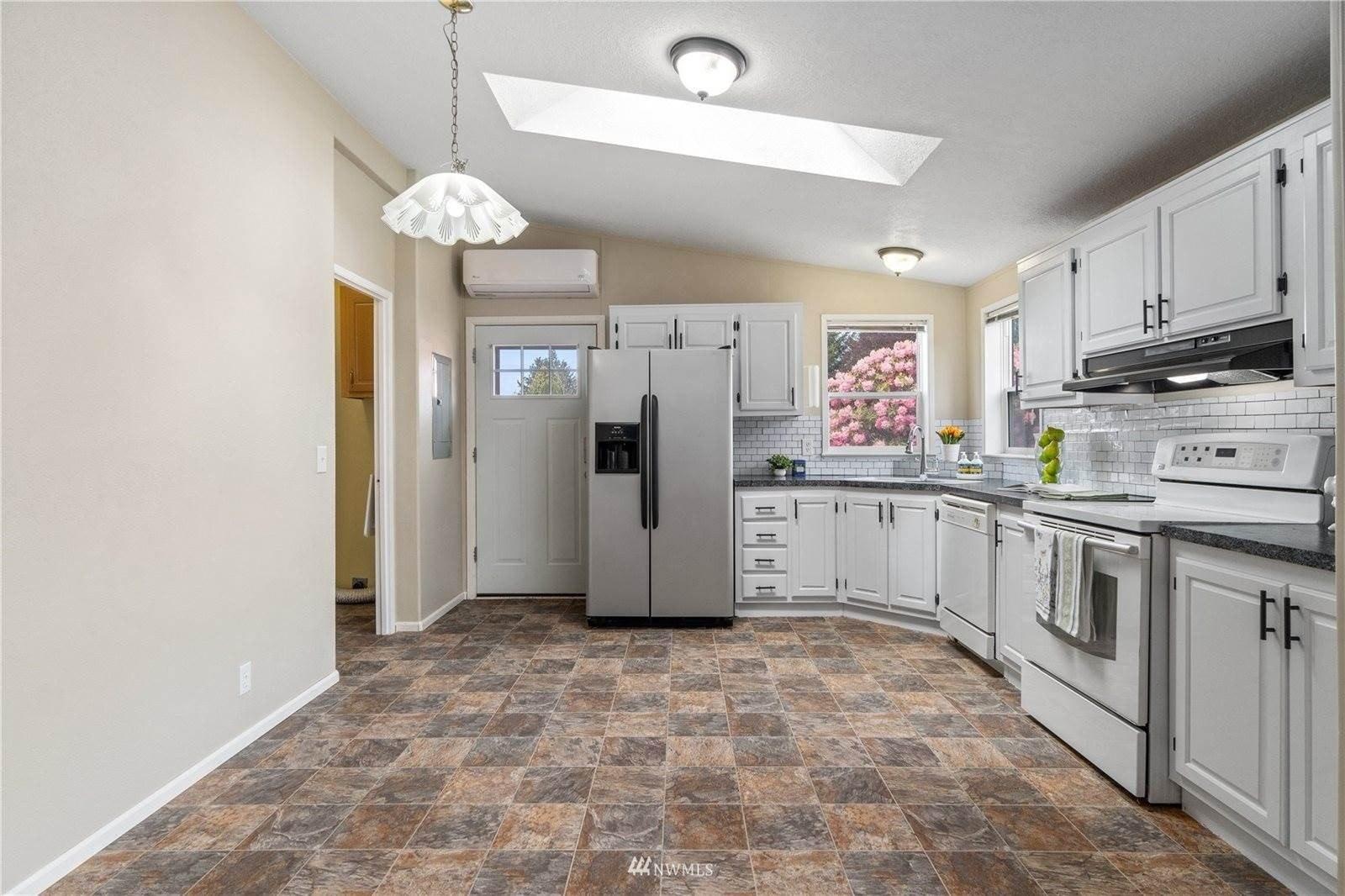 Lakeview Ct Se, Lacey, WA 98503