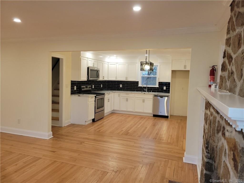 Pine Rock Ave, Hamden, CT 06514