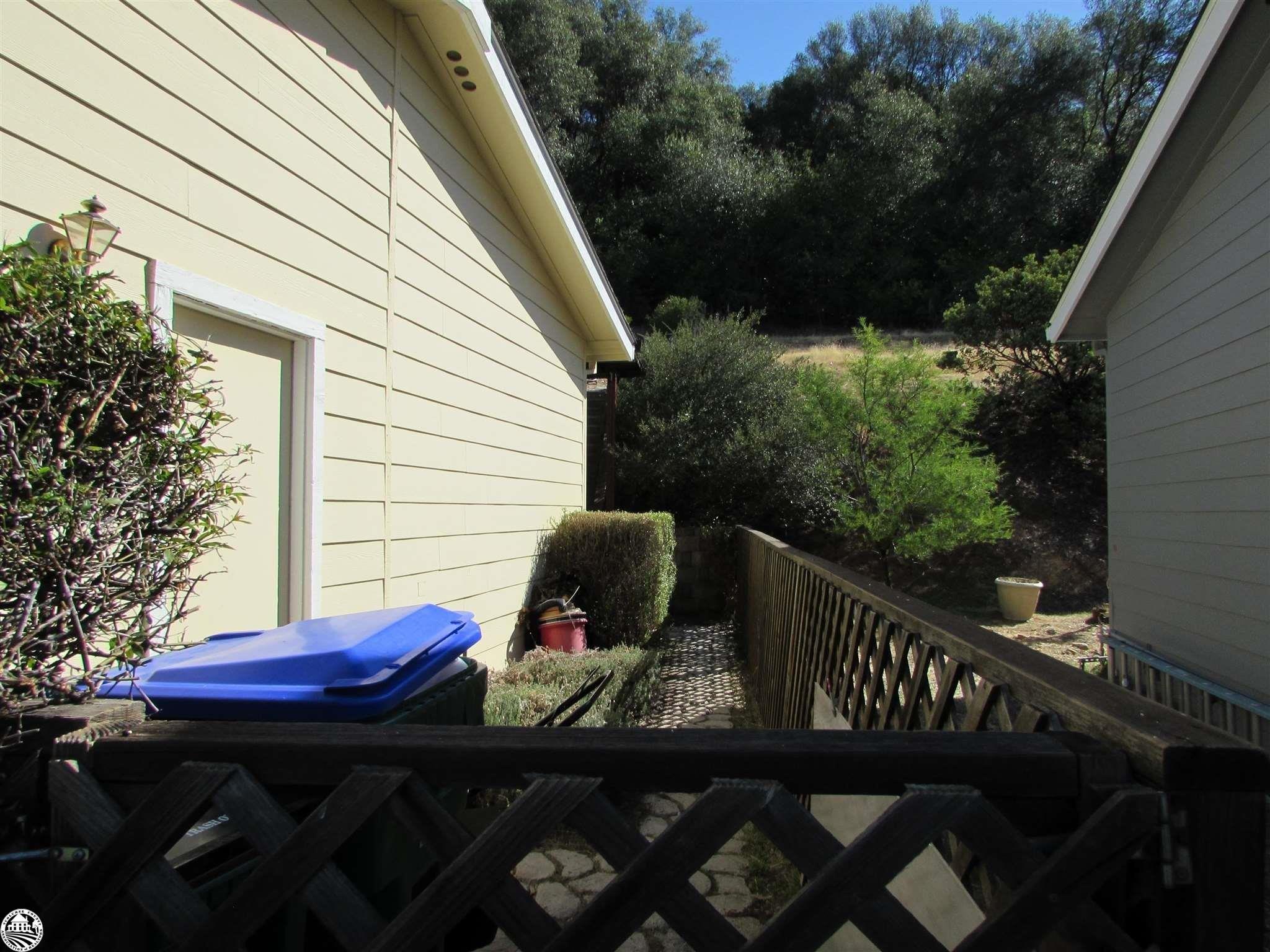 Vista Dr, Jamestown, CA 95327