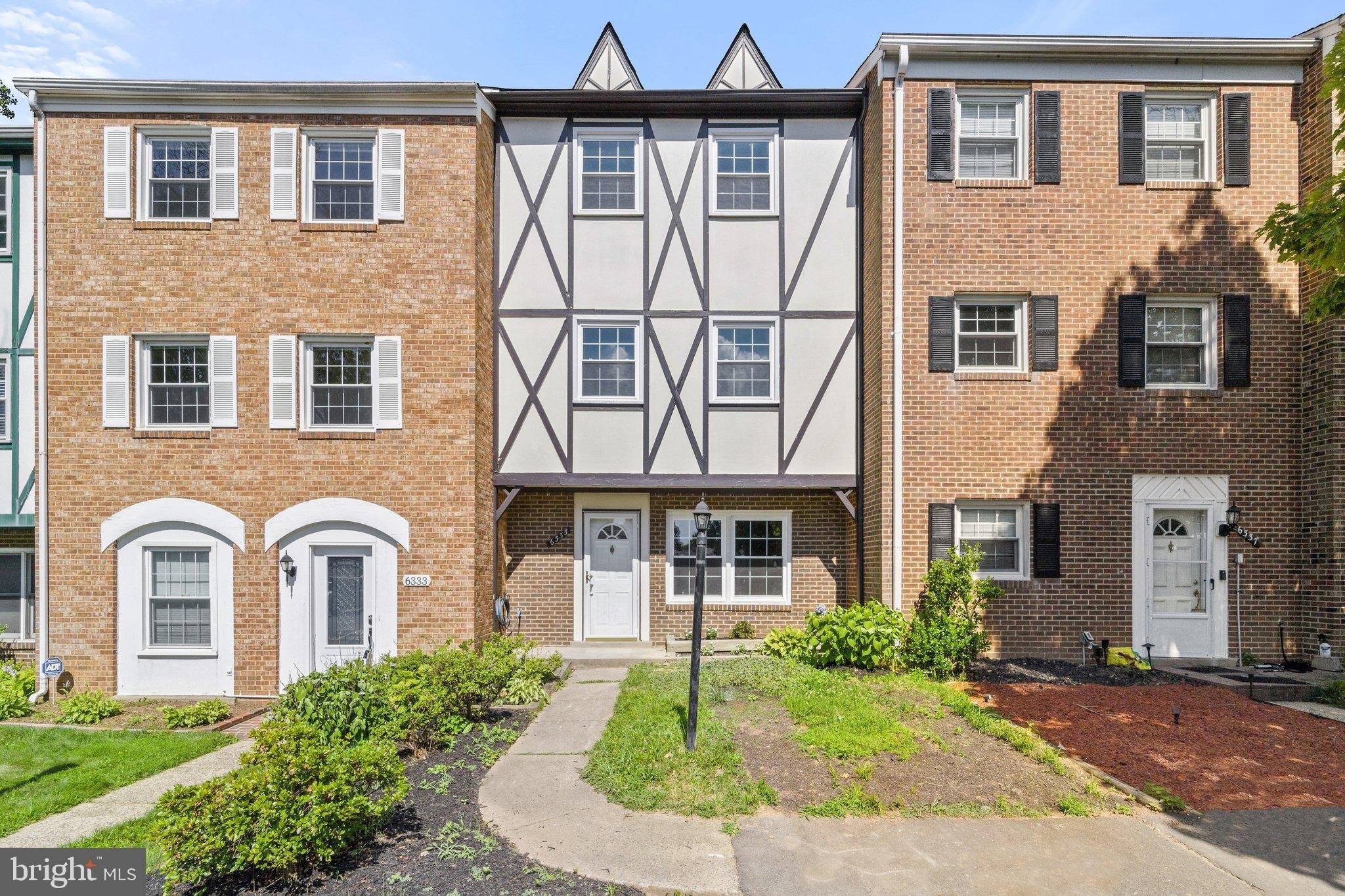 Paddington Ln, Centreville, VA 20120