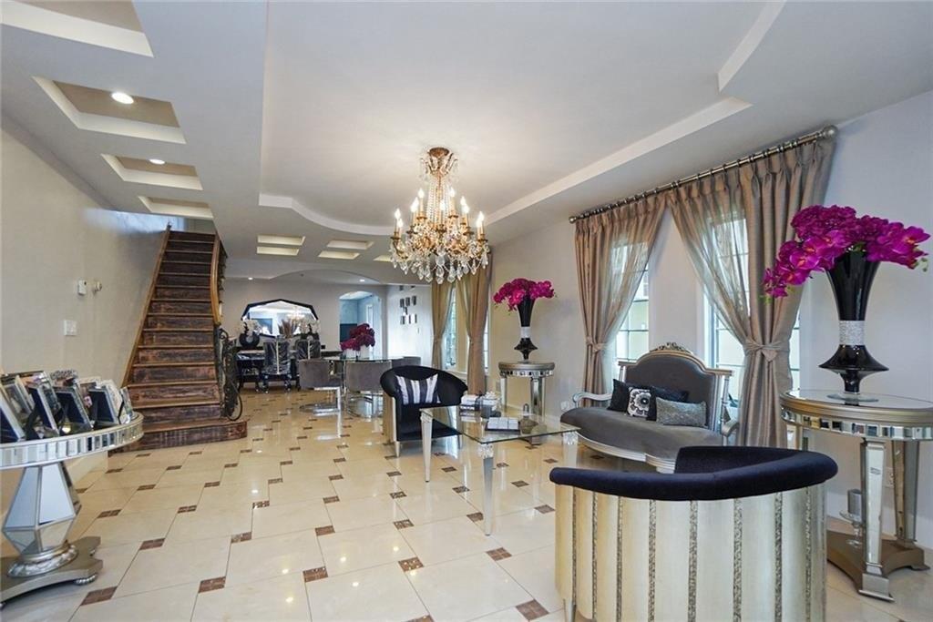 E 12th St, Brooklyn, NY 11229