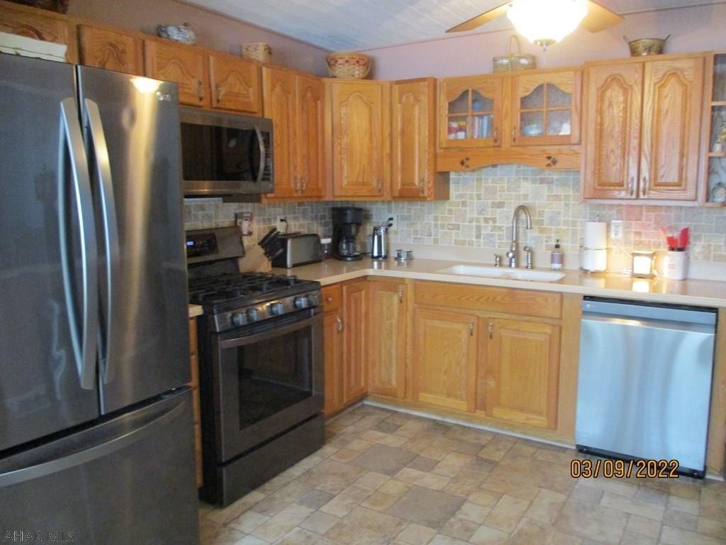 W Logan St, Bellwood, PA 16617