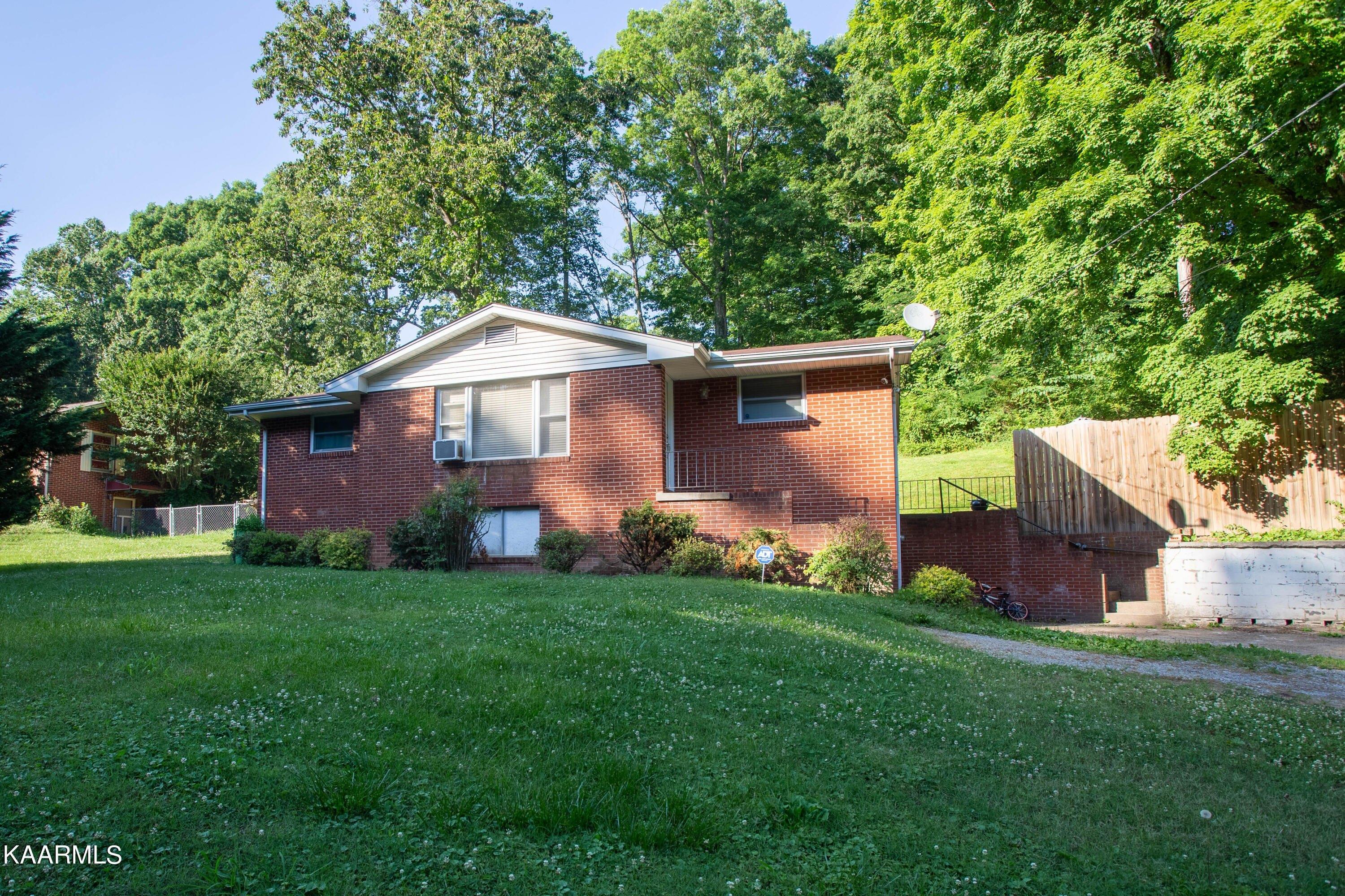 N Dogwood Rd, Powell, TN 37849