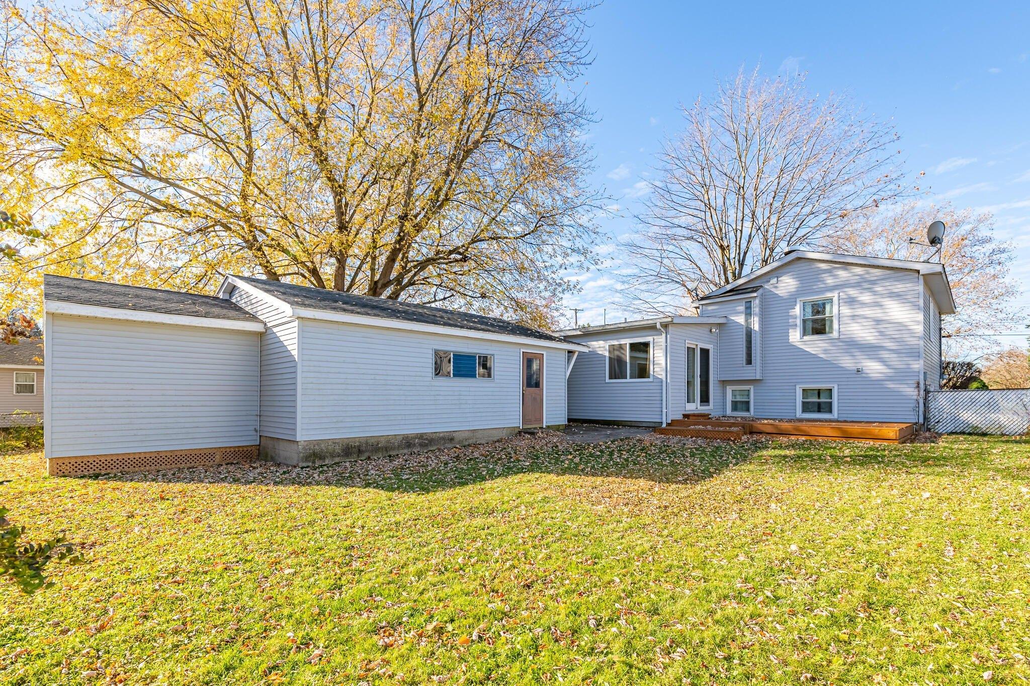 Westway Dr Nw, Grand Rapids, MI 49534