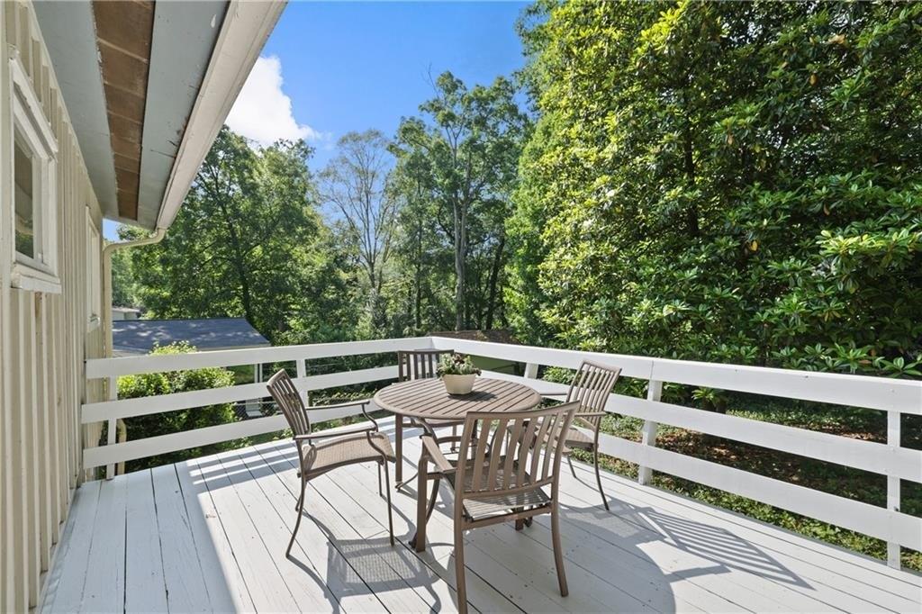 Dove Way, Decatur, GA 30033