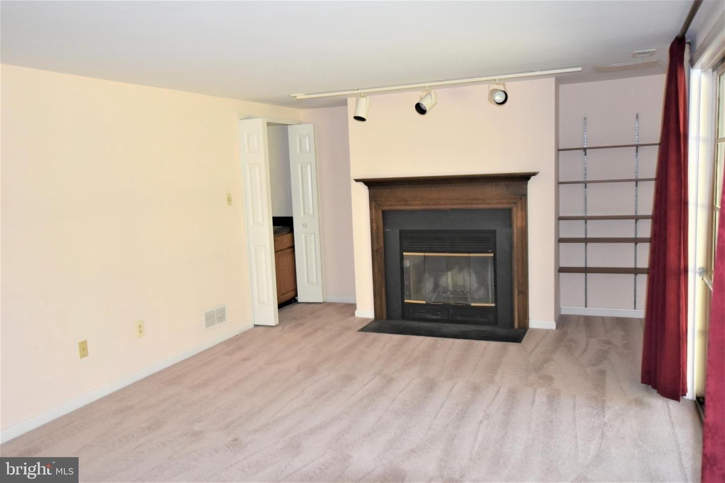 Tenby Ct, Timonium, MD 21093