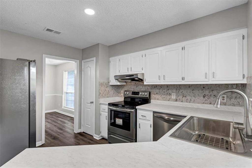 Mandarin Dr, Hinesville, GA 31313