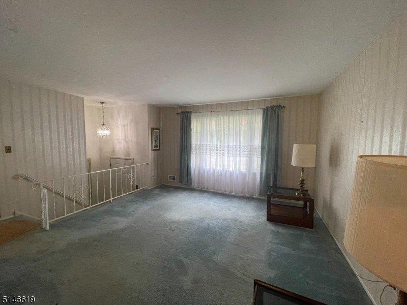 Brooklyn Mountain Rd, Hopatcong, NJ 07843