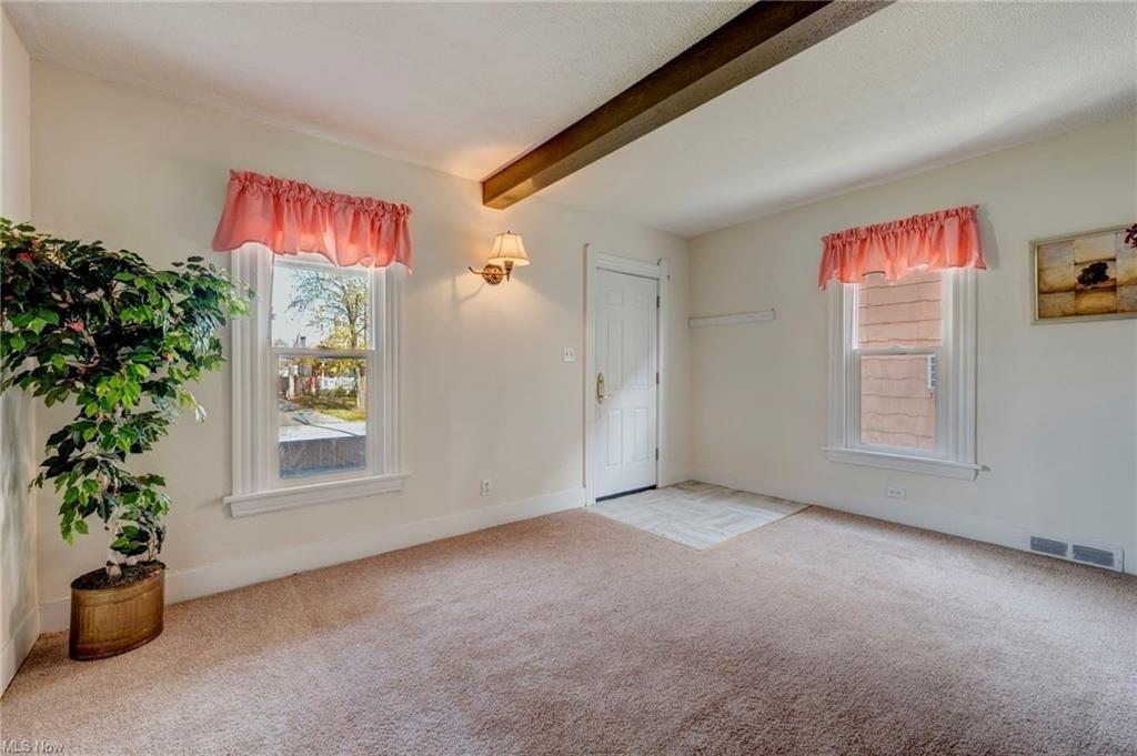 E 33rd St, Lorain, OH 44055
