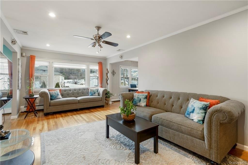 Storey Ln, Yonkers, NY 10710