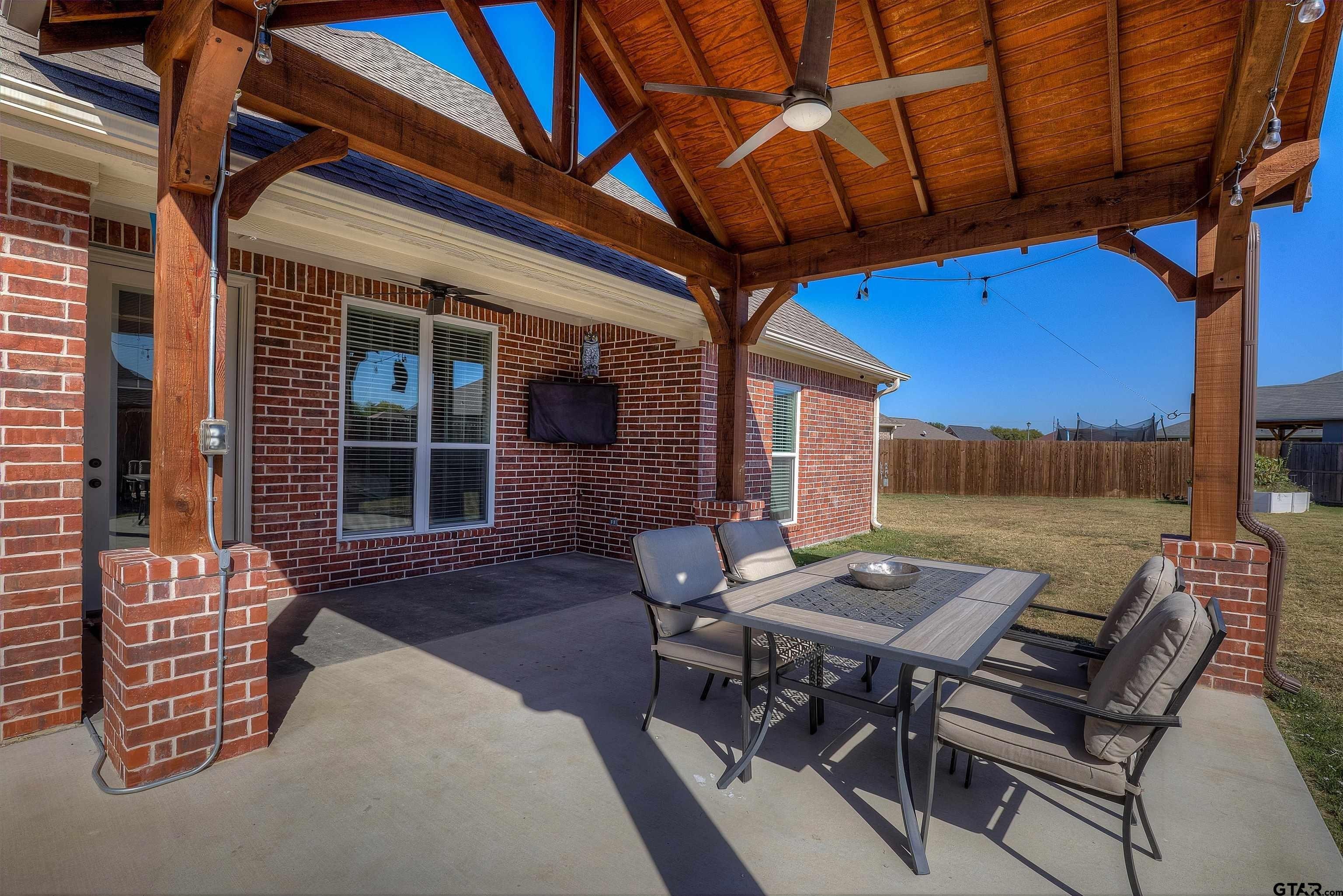 Cody Cir N, Sulphur Springs, TX 75482
