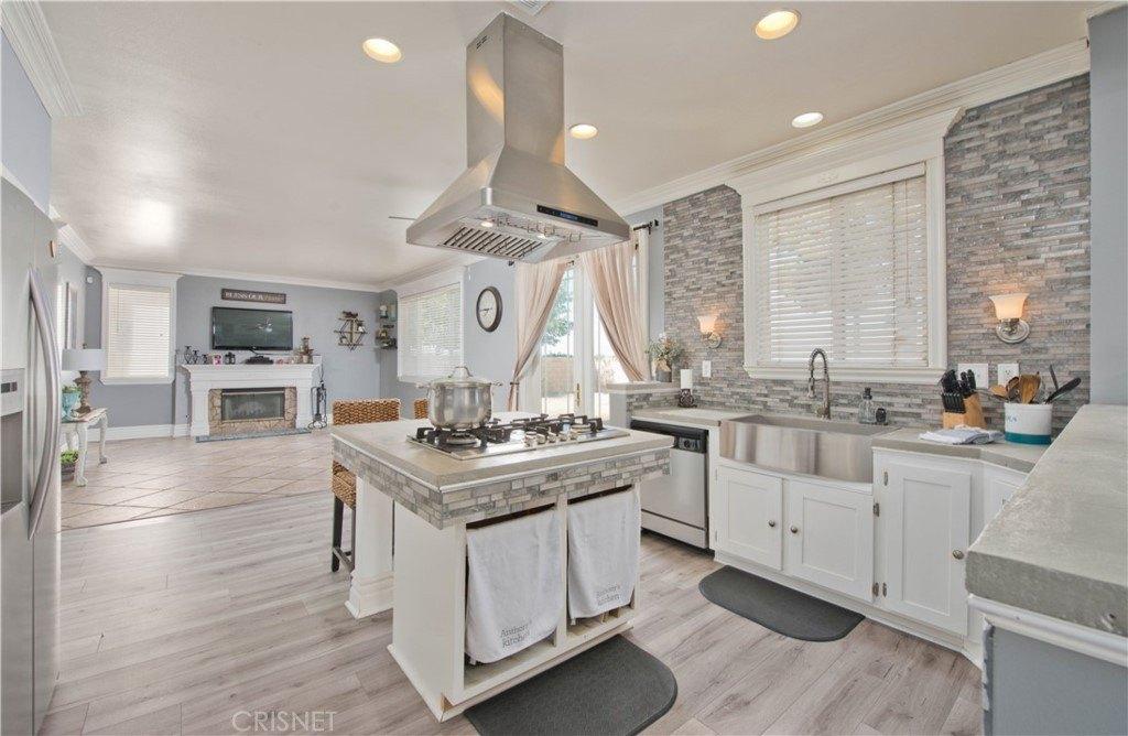 Regents St, Lancaster, CA 93534