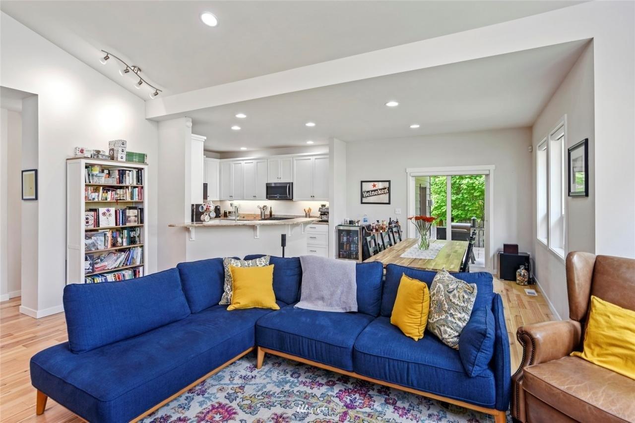 Ne Laurie Vei Loop, Poulsbo, WA 98370