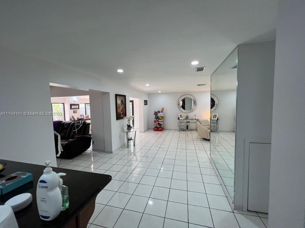 Sw 94th Ter, Miami, FL 33196