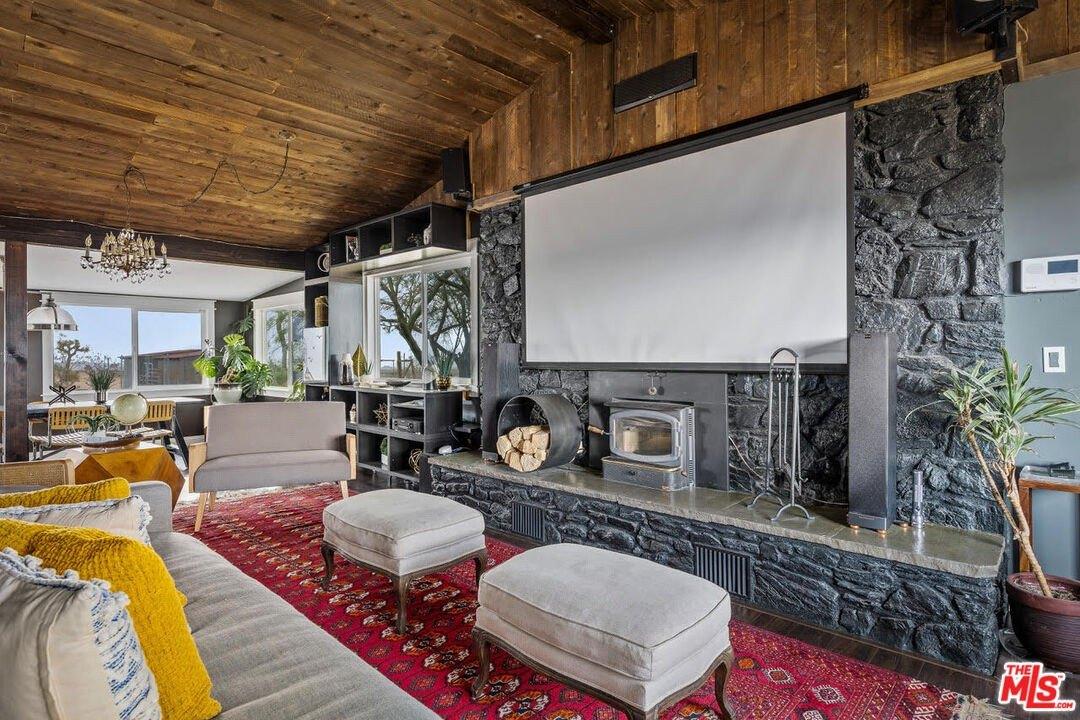 Foxy Flats Rd, Joshua Tree, CA 92252