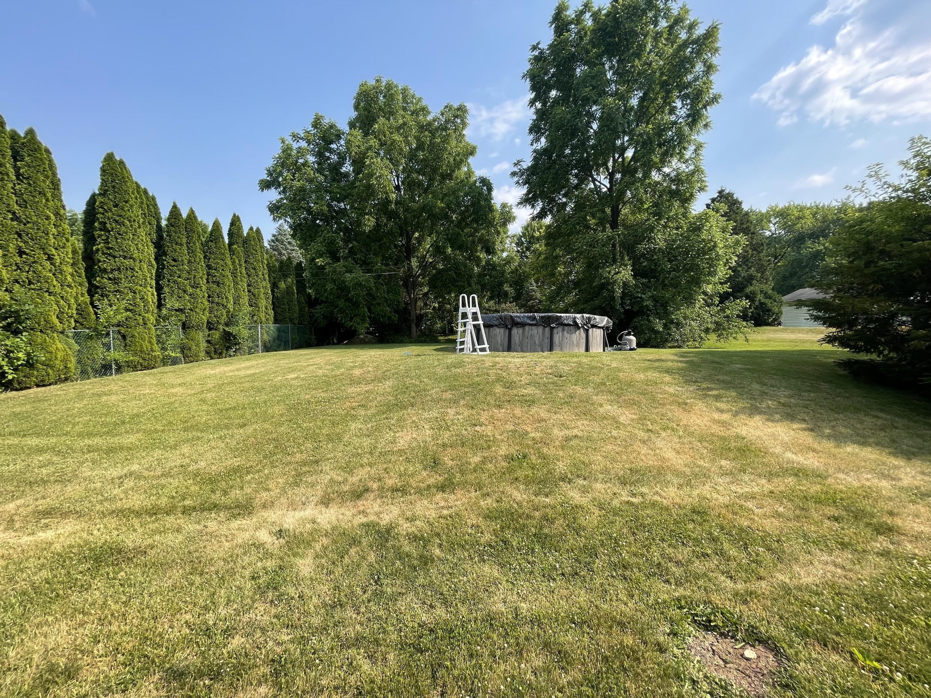 White Oak Dr, Springfield, OH 45504