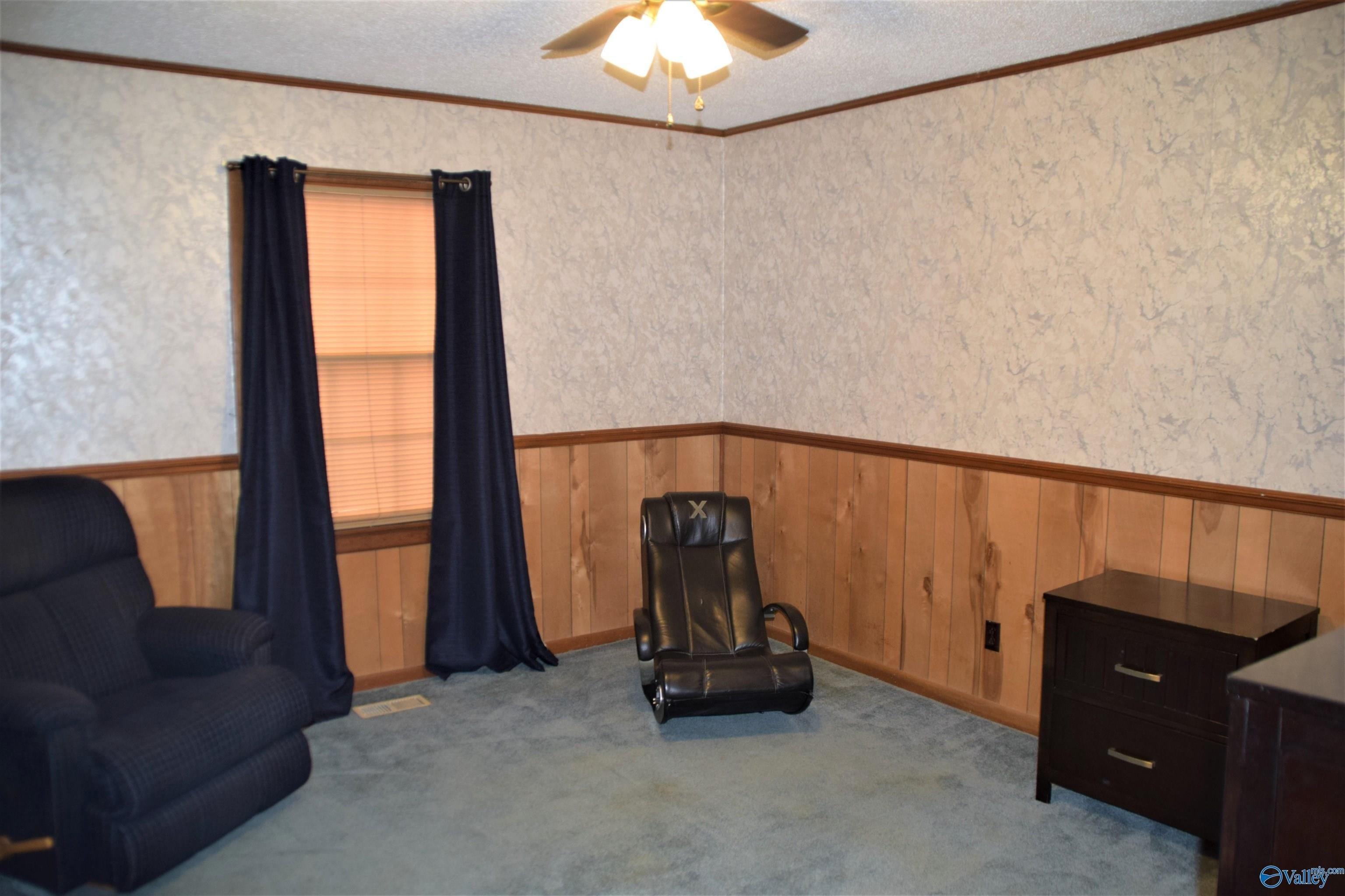 Shelia Ave, Gadsden, AL 35907