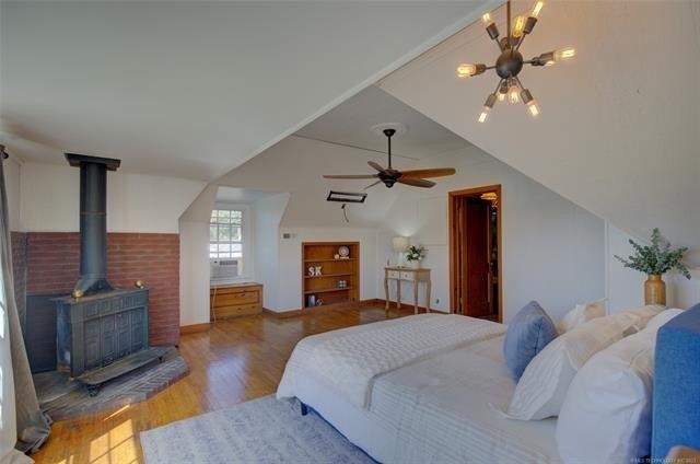 E 14th Pl, Tulsa, OK 74104