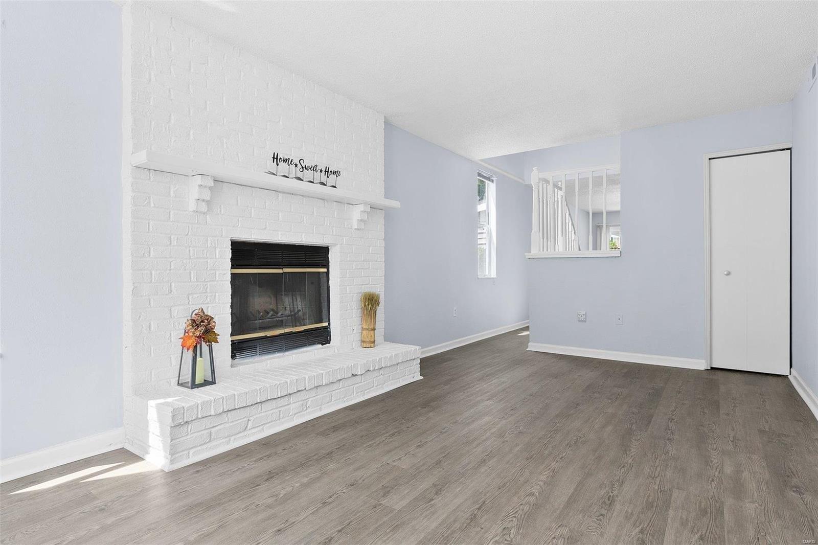 Clinton Hill Dr, Swansea, IL 62226