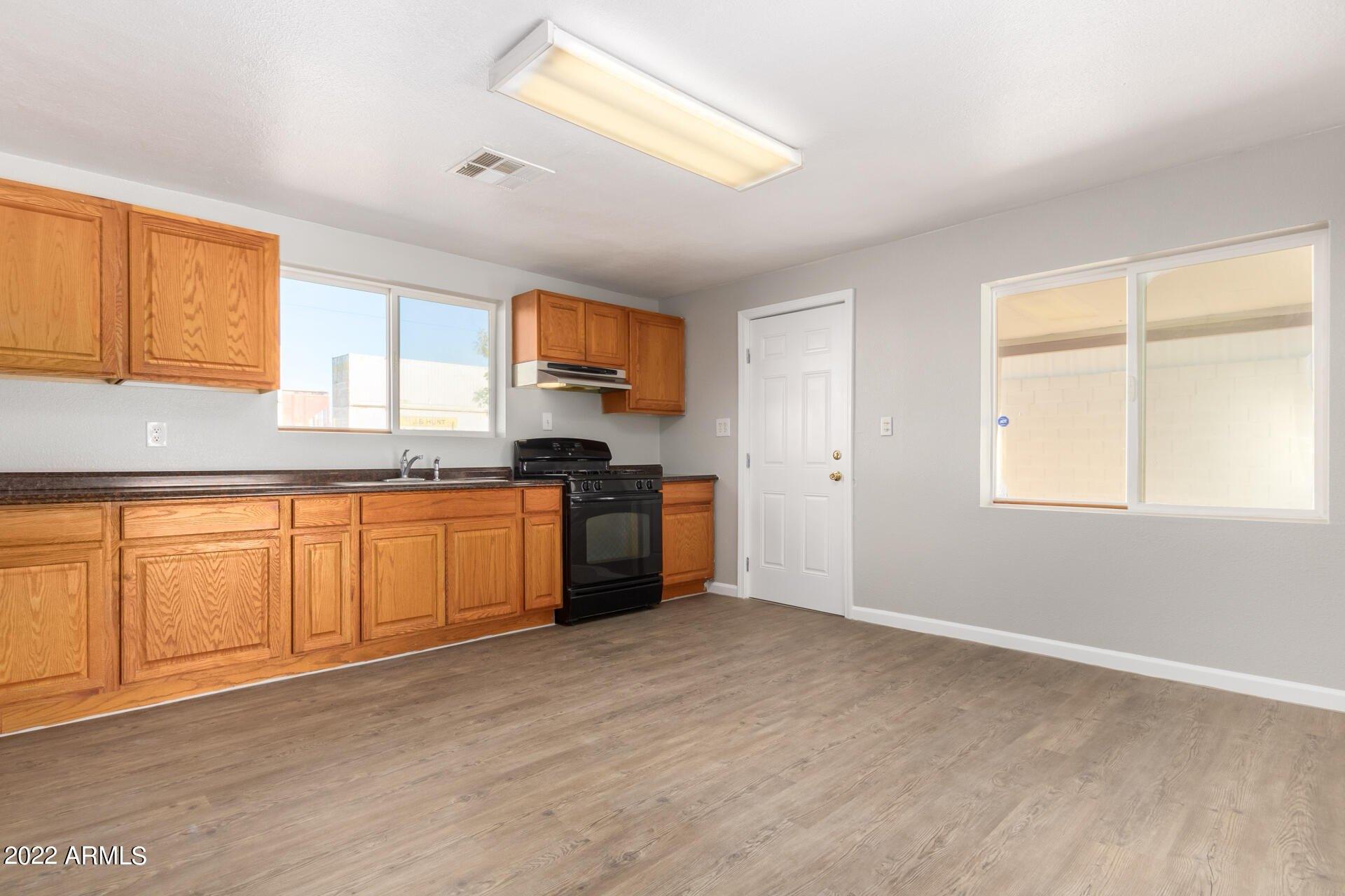 W Market St, Glendale, AZ 85301