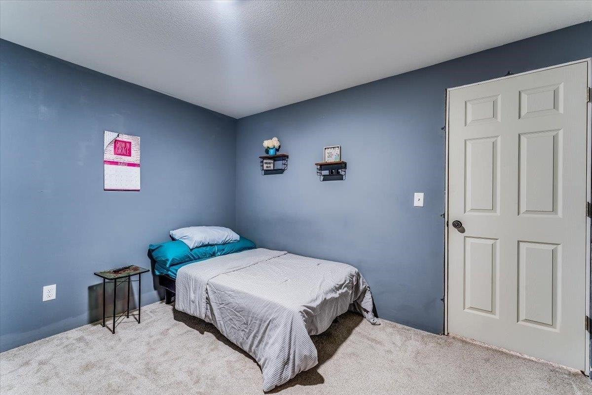 S Cattail Cir, Haysville, KS 67060
