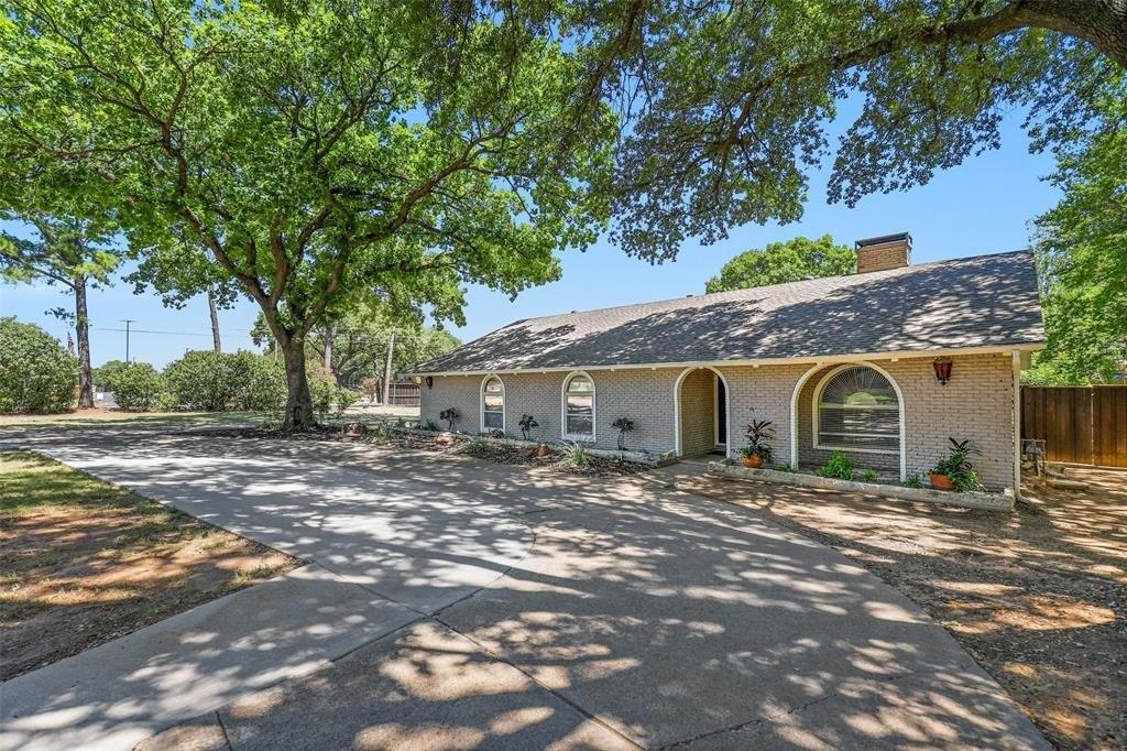 Shady Valley Dr, Arlington, TX 76013