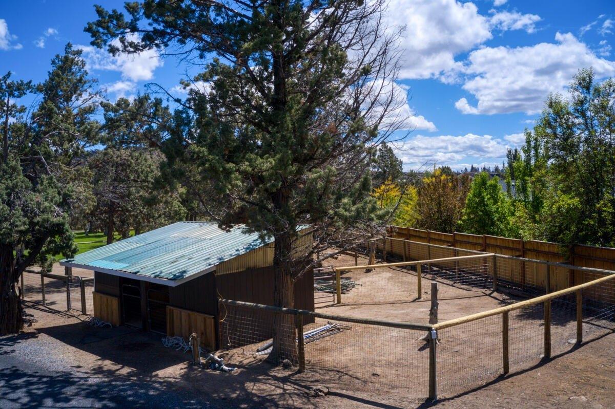 Nw Rimrock Rd, Redmond, OR 97756