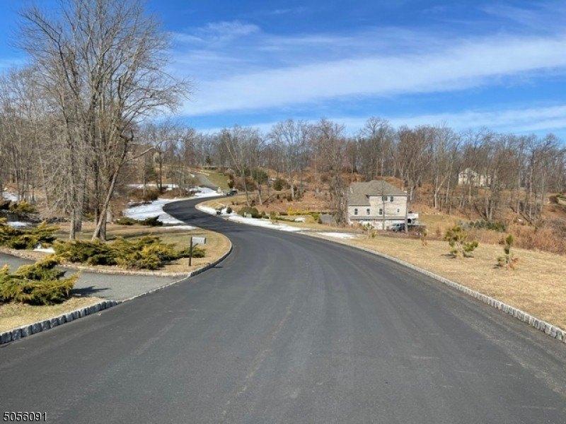 Lourdes Ct, Andover, NJ 07821