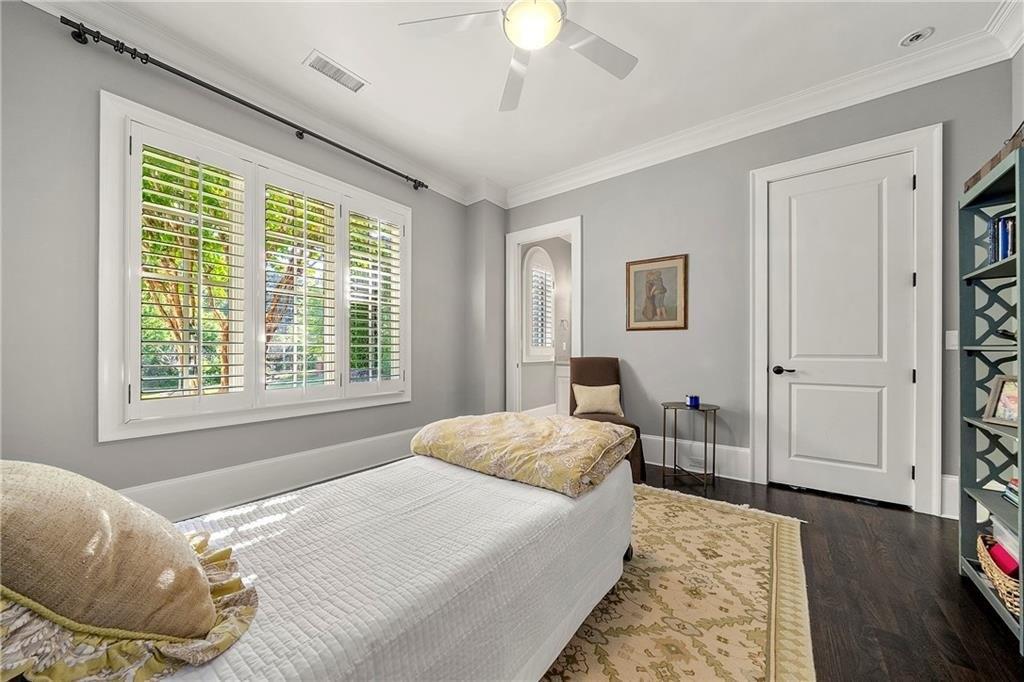 Teesdale Ct, Sandy Springs, GA 30350