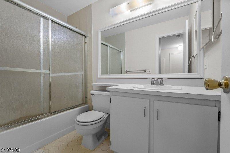 Lindsey Ct, Franklin Park, NJ 08823