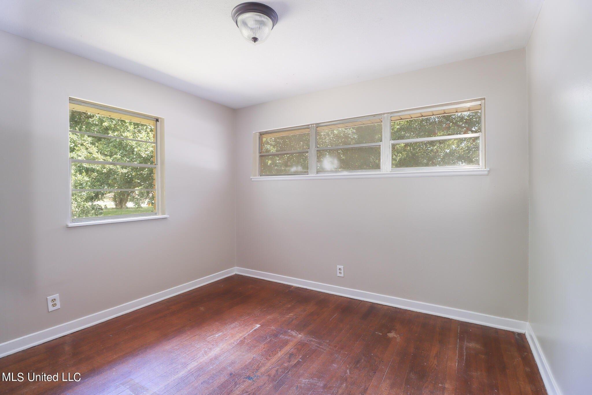 Carter Rd, Biloxi, MS 39531