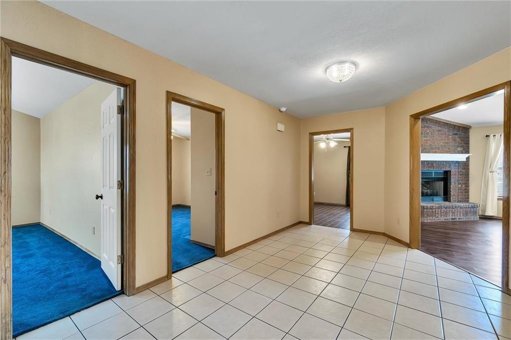 N Towne Dr, Altus, OK 73521