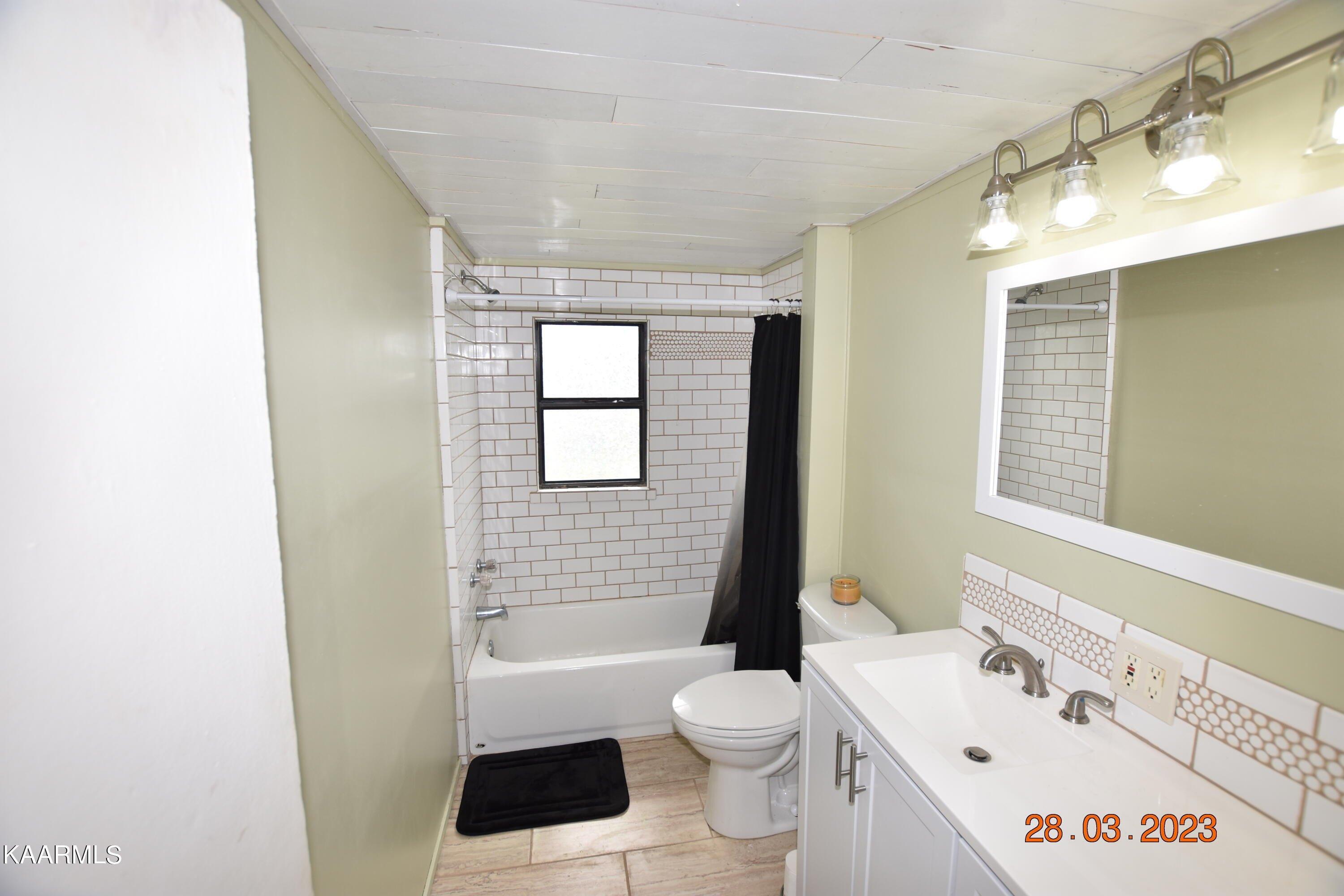 Wellington Cir, Oak Ridge, TN 37830