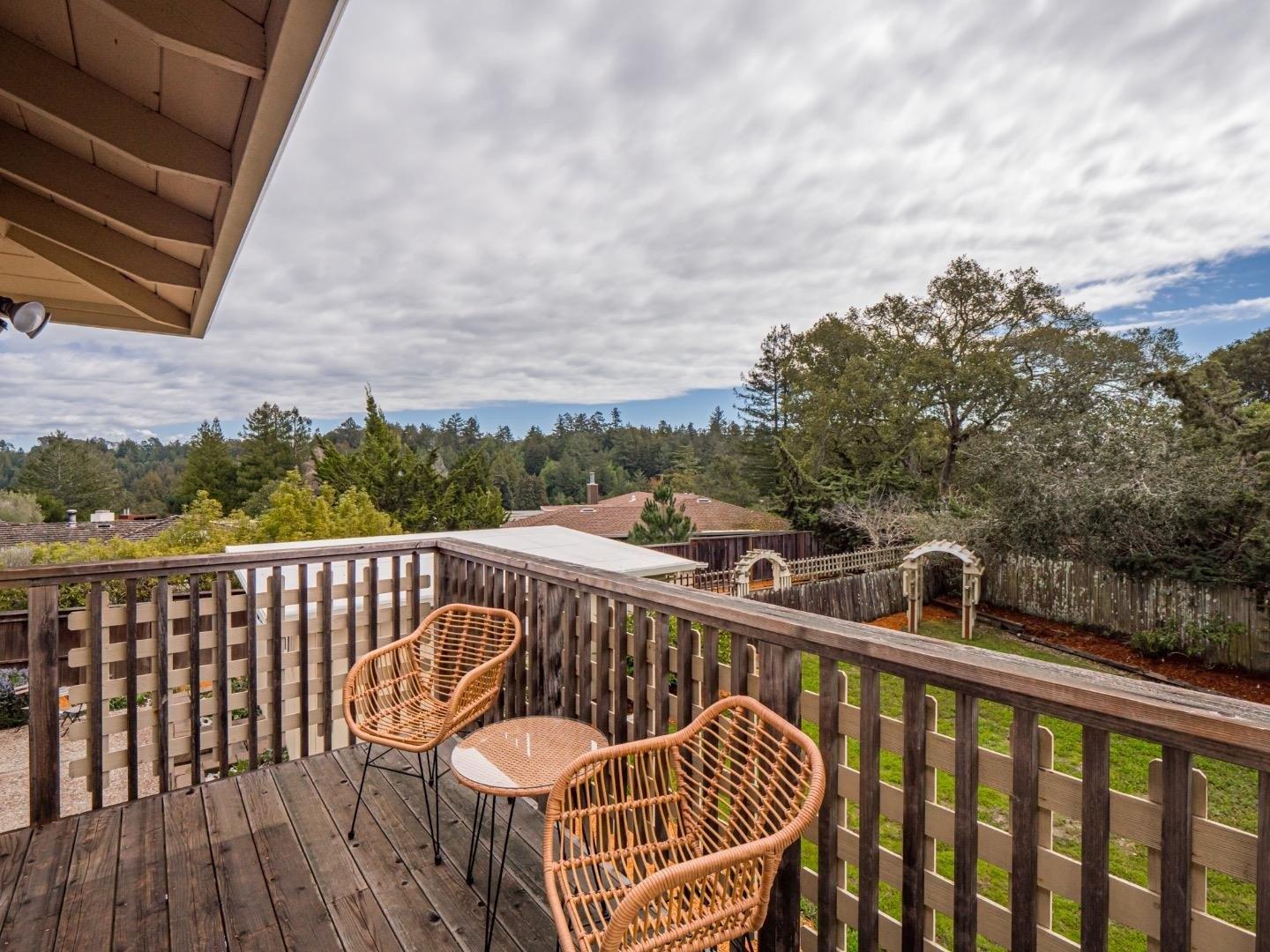 Carbonera Dr, Santa Cruz, CA 95060