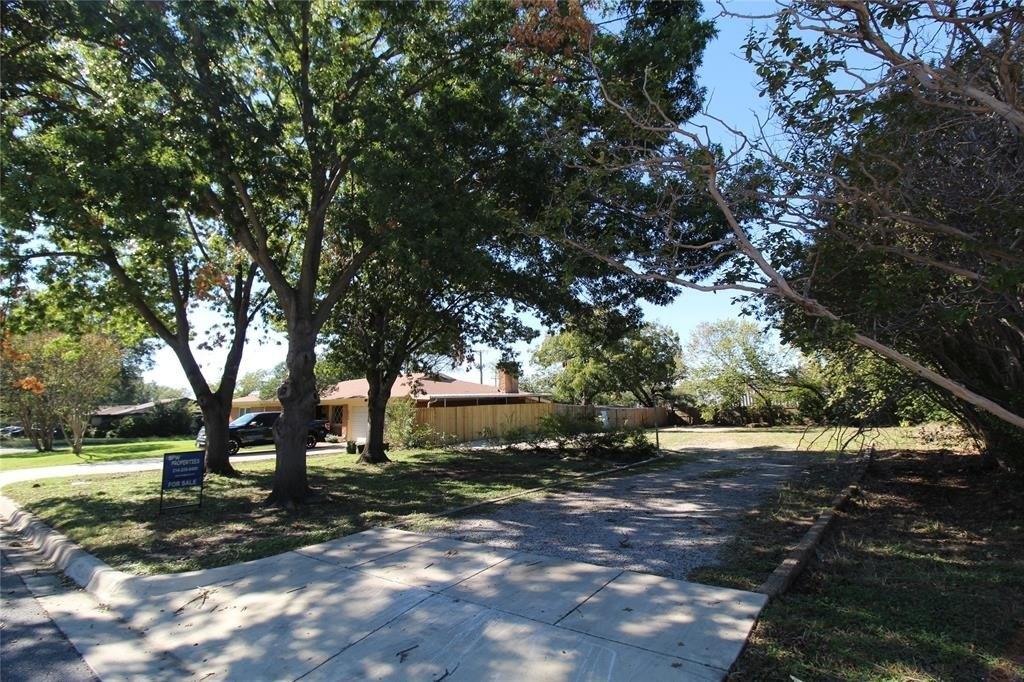 Walraven Cir, Fort Worth, TX 76133