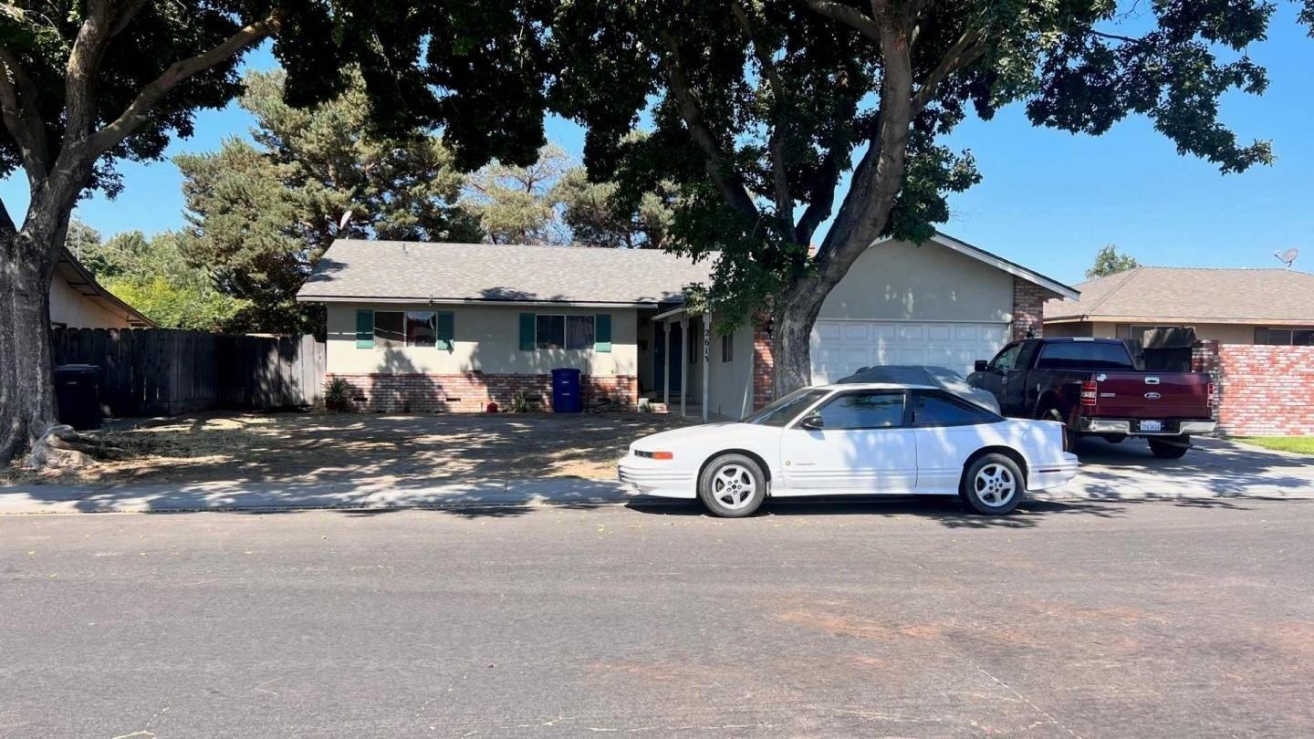 Sharondell Dr, Modesto, CA 95350