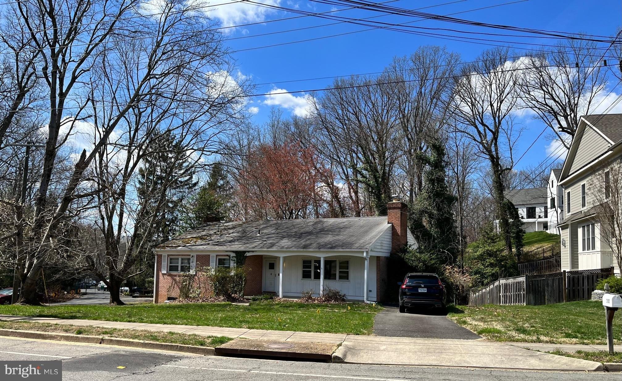 John Marshall Dr Ne, Vienna, VA 22180