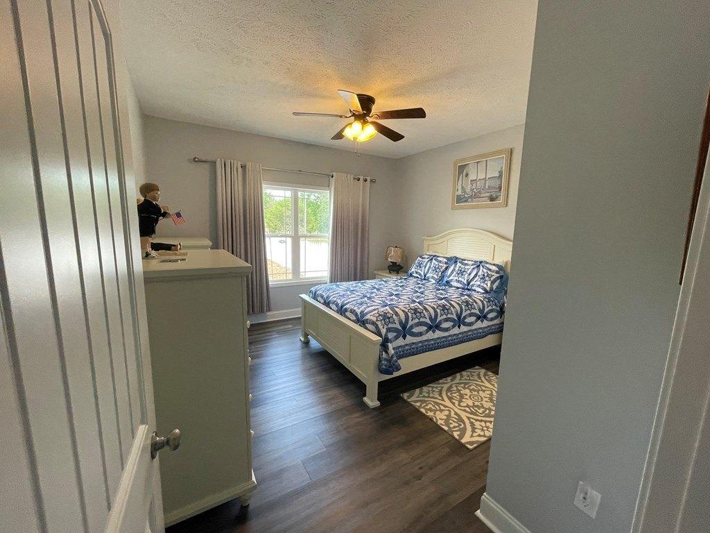 Rolling Oak Dr, Big Sandy, TN 38221