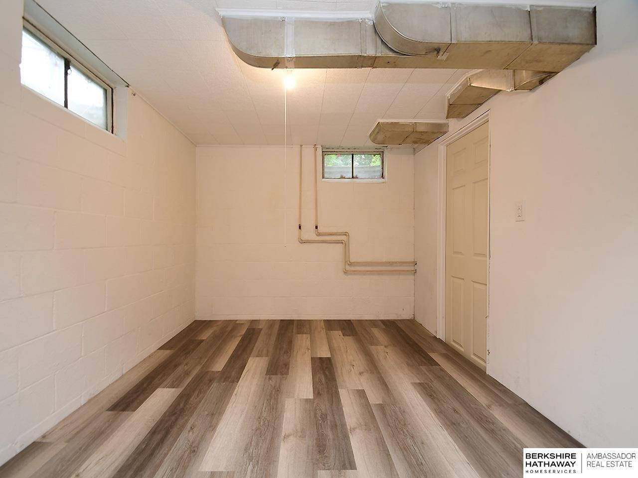 N 28th Ave, Omaha, NE 68112