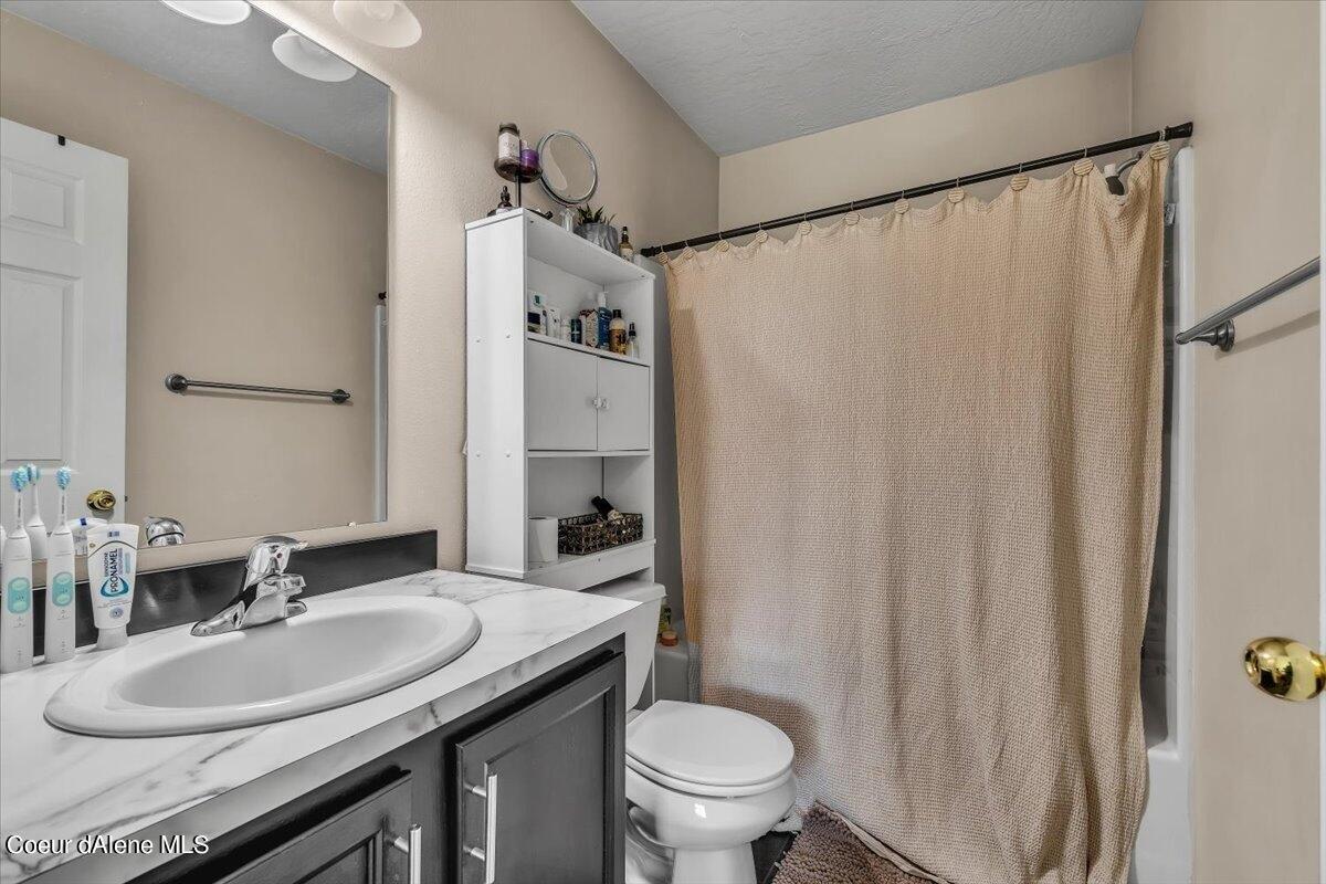W Deschutes Ave, Post Falls, ID 83854