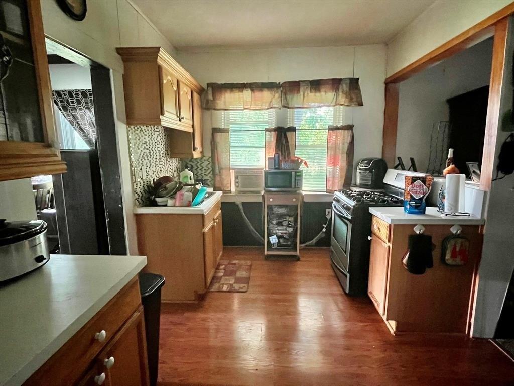 E Broad St, Forney, TX 75126